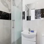 City Inn Pensión 4*