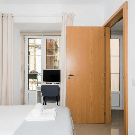 City Inn Pensión 3*