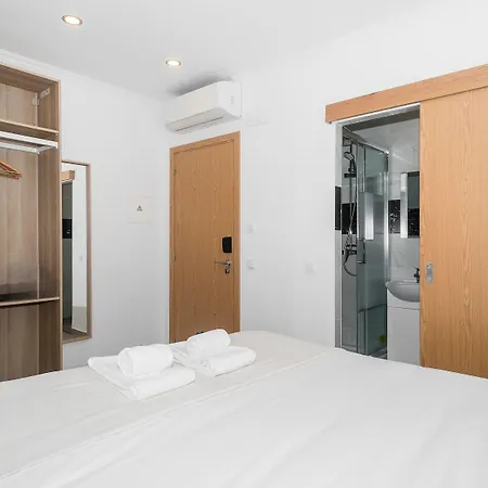 City Inn Pensión 3*